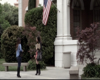 LucyHale-dot-nl_PrettyLittleLiars-4x05GammaZetaDie0454.jpg