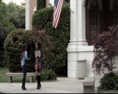 LucyHale-dot-nl_PrettyLittleLiars-4x05GammaZetaDie0455.jpg