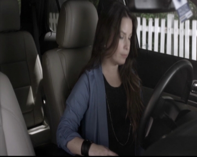 LucyHale-dot-nl_PrettyLittleLiars-4x05GammaZetaDie0548.jpg