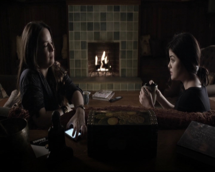LucyHale-dot-nl_PrettyLittleLiars-4x23Unbridled0854.jpg