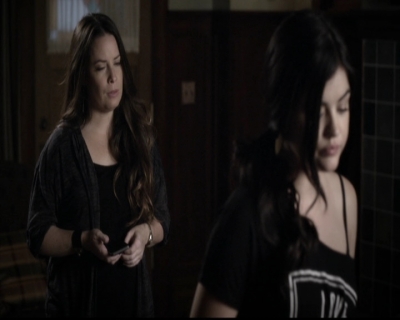 LucyHale-dot-nl_PrettyLittleLiars-4x23Unbridled1010.jpg