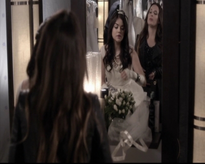 LucyHale-dot-nl_PrettyLittleLiars-4x23Unbridled1854.jpg