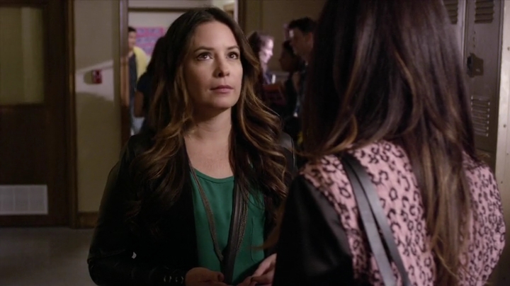 Charmed-Online_dot_net-PrettyLittleLiars-5x09MarchOfDimes0606.jpg