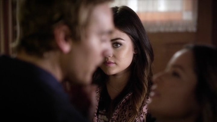 Charmed-Online_dot_net-PrettyLittleLiars-5x09MarchOfDimes0929.jpg