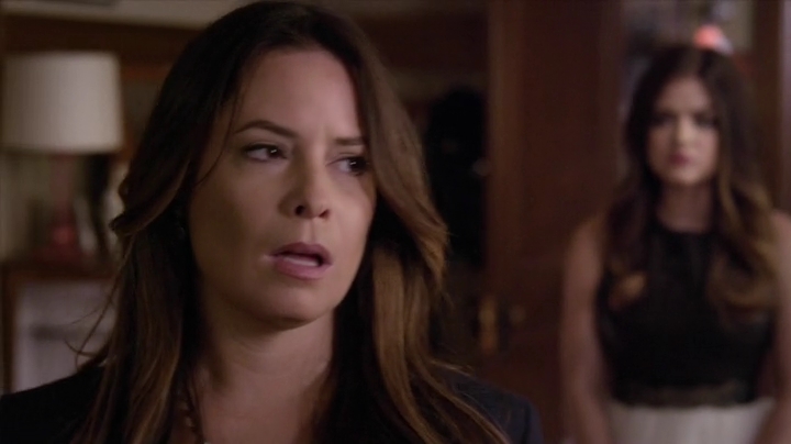 Charmed-Online_dot_net-PrettyLittleLiars-5x09MarchOfDimes1077.jpg