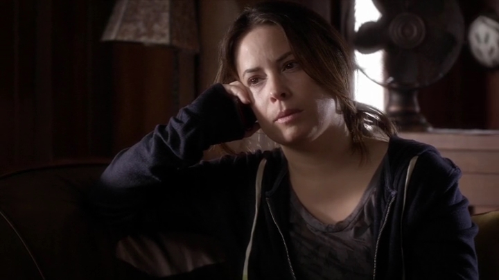 Charmed-Online_dot_net-PrettyLittleLiars-5x10ADarkAli0390.jpg