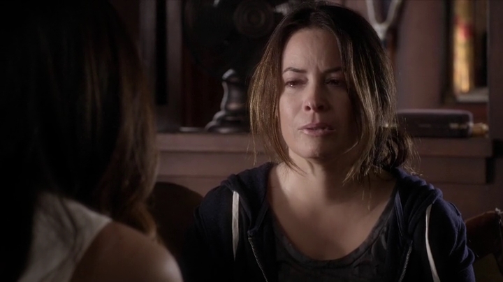 Charmed-Online_dot_net-PrettyLittleLiars-5x10ADarkAli0471.jpg