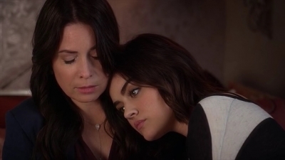 Charmed-Online_dot_net-PrettyLittleLiars-6x02-0519.jpg