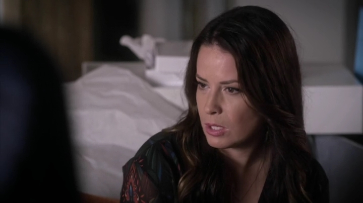 Charmed-Online_dot_nl_PrettyLittleLiars6x17-0401.jpg