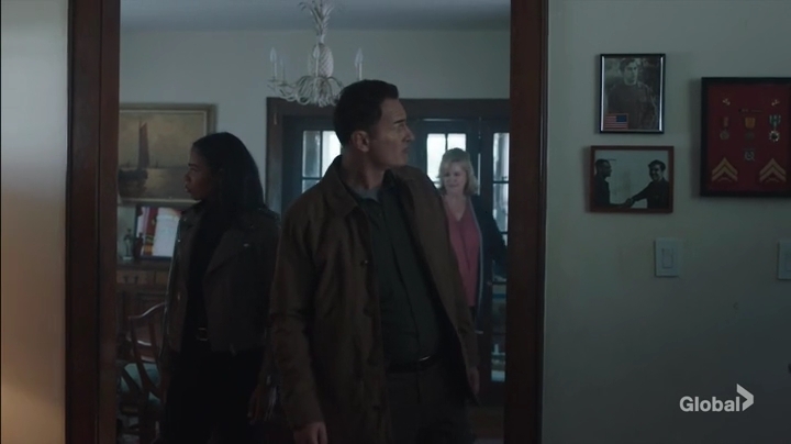 Charmed-Online-dot-nl_FBIMostWanted1x01-1647.jpg Charmed-Online-dot-nl_FBIMostWanted1x01-1647.jpg