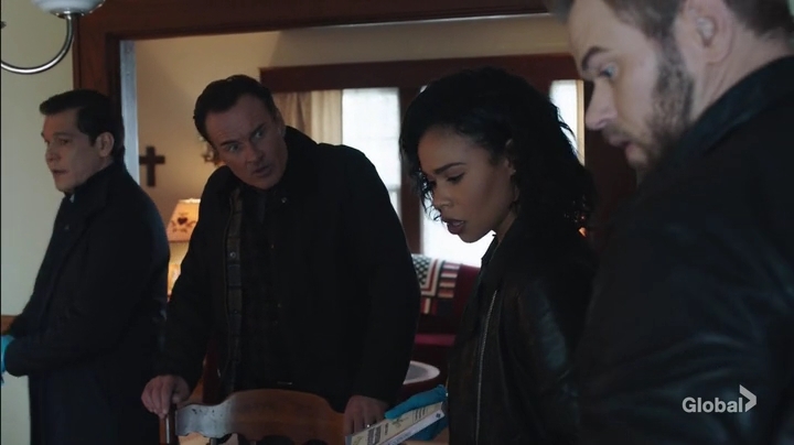 Charmed-Online-dot-nl-FBI2x18-and-FBIMostWanted1x09-2875.jpg