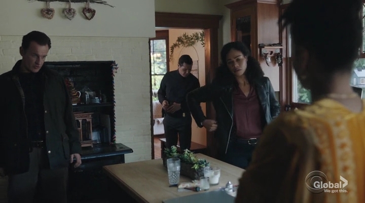 Charmed-Online-dot-nl_FBIMostWanted2x01-1209.jpg