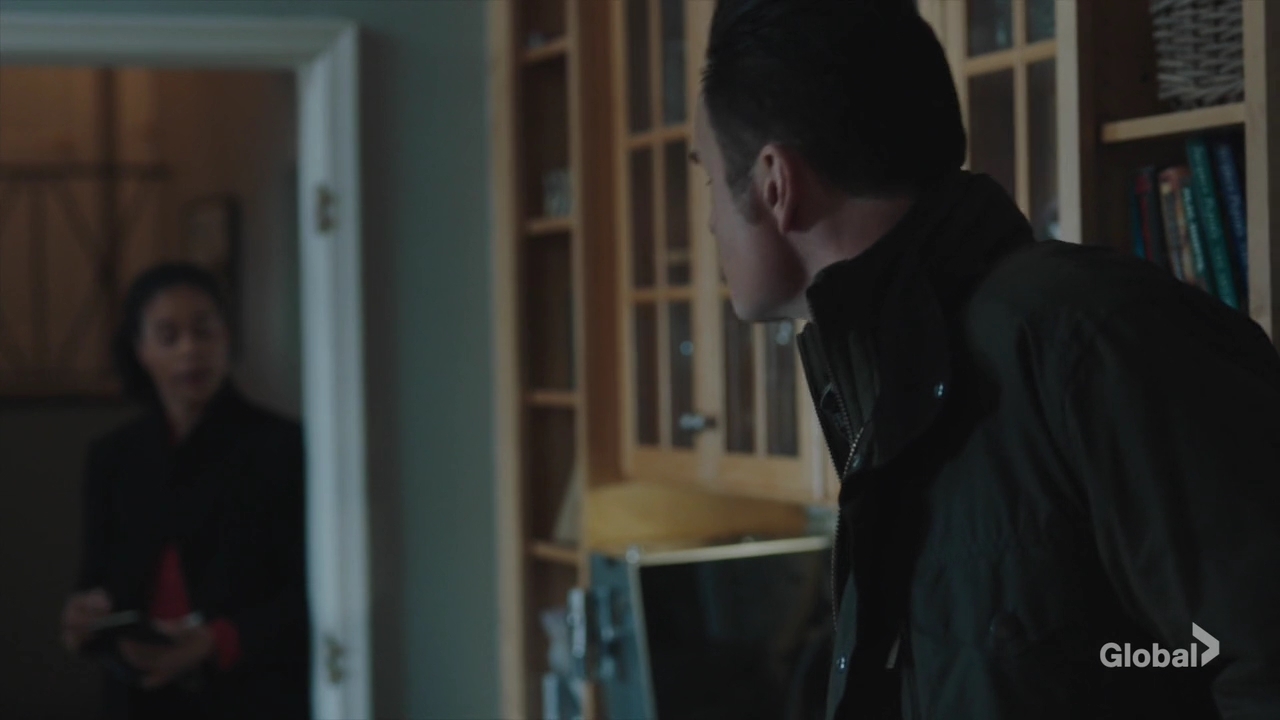 Charmed-Online-dot-nl_FBIMostWanted2x10-1553.jpg Charmed-Online-dot-nl_FBIMostWanted2x10-1553.jpg