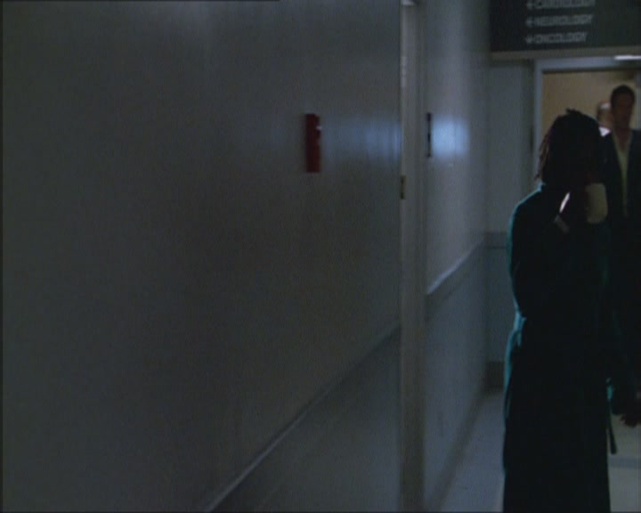 Charmed-Online_dot_net-Niptuck-1x01Pilot1537.jpg