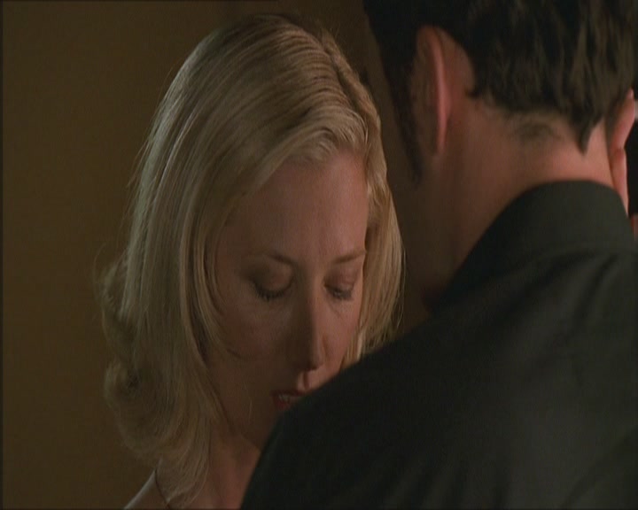 Charmed-Online_dot_net-NipTuck1x02MandiRandi1846.jpg