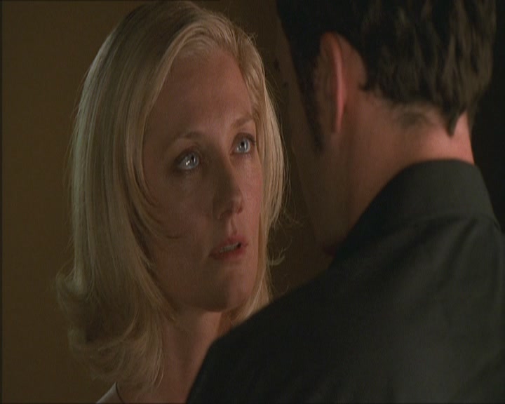 Charmed-Online_dot_net-NipTuck1x02MandiRandi1850.jpg