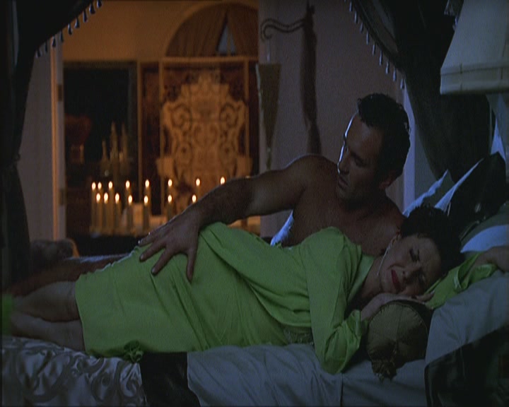 Charmed-Online_dot_net-NipTuck1x03NadetteBabcock2084.jpg