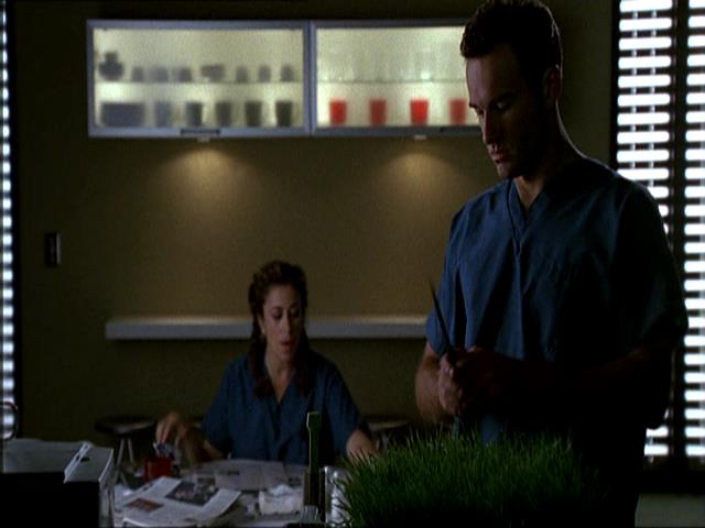 Charmed-Online_dot_net-NipTuck1x10_1x11_1x12-0955.jpg