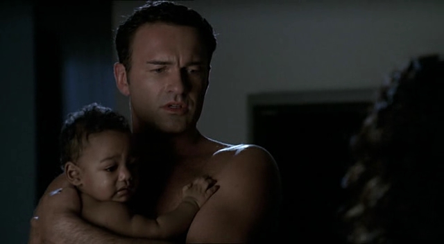 Charmed-Online-dot-NL-NipTuck2x01-2204.jpg