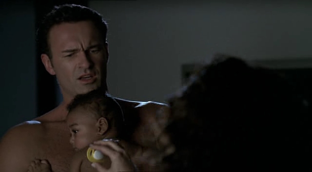 Charmed-Online-dot-NL-NipTuck2x01-2209.jpg