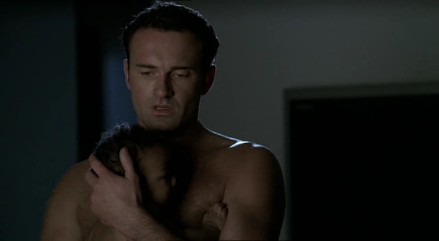 Charmed-Online-dot-NL-NipTuck2x01-2238.jpg