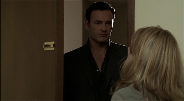 Charmed-Online-dot-NL-NipTuck2x03-0822.jpg