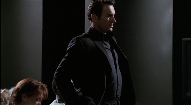 Charmed-Online-dot-NL-NipTuck2x09-0822.jpg