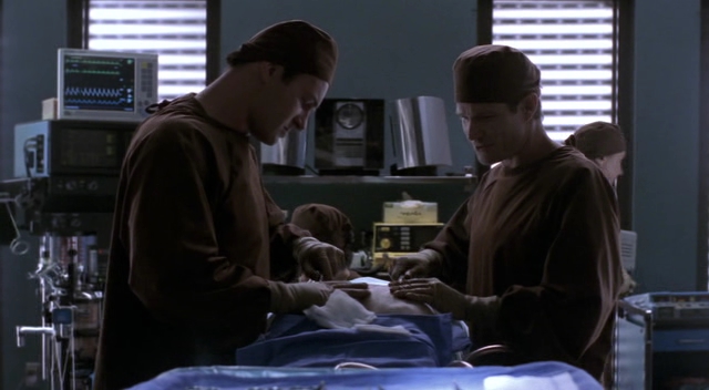 Charmed-Online-dot-NL-NipTuck3x02-1607.jpg