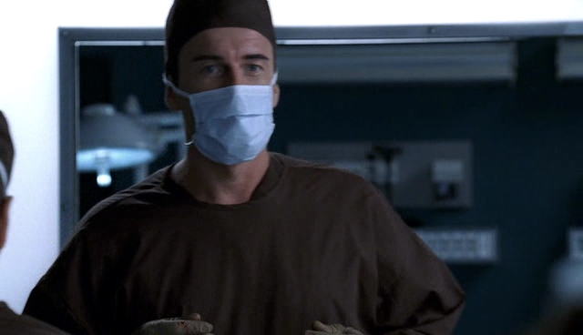 Charmed-Online-dot-NL-NipTuck4x01-0071.jpg
