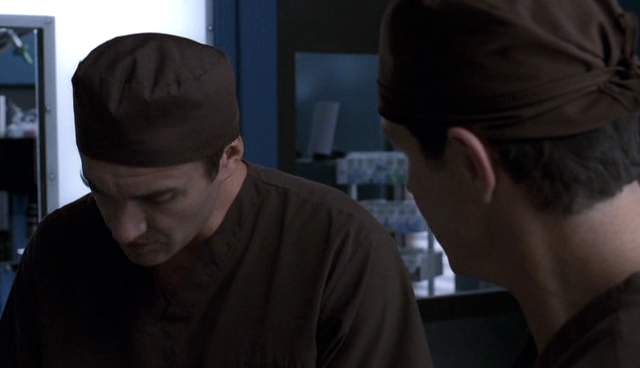 Charmed-Online-dot-NL-NipTuck4x01-1907.jpg