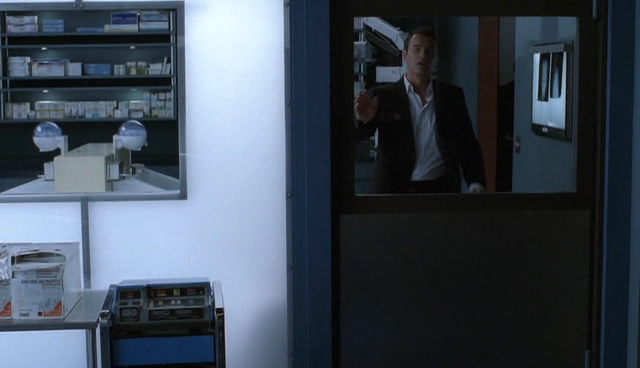 Charmed-Online-dot-NL-NipTuck4x10-4434.jpg