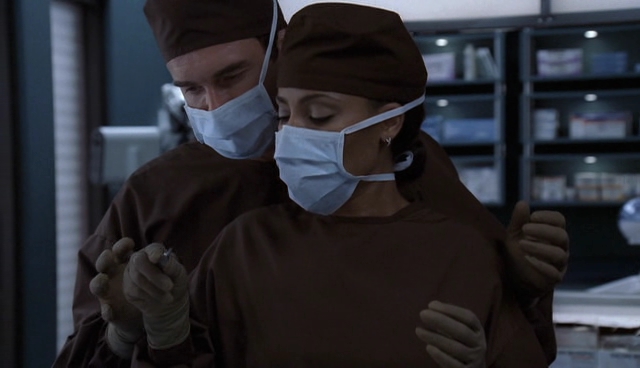 Charmed-Online-dot-NL-NipTuck4x04-1507.jpg