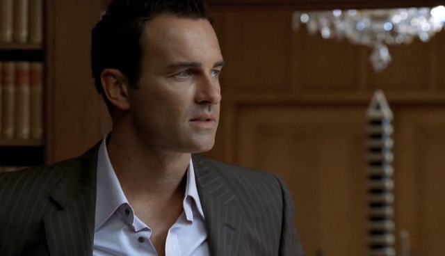 Charmed-Online-dot-NL-NipTuck4x06-2008.jpg