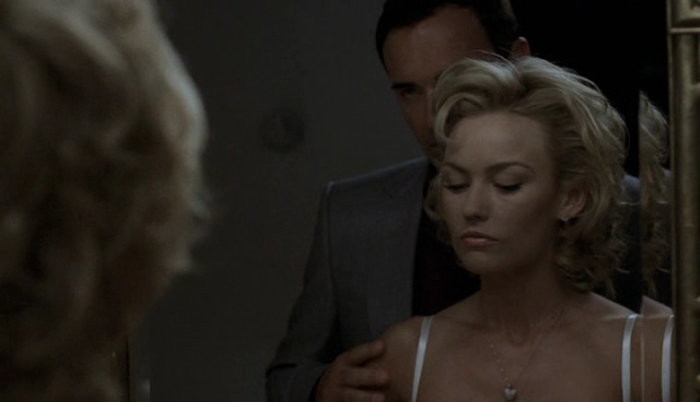 Charmed-Online-dot-NL-NipTuck4x07-3945.jpg