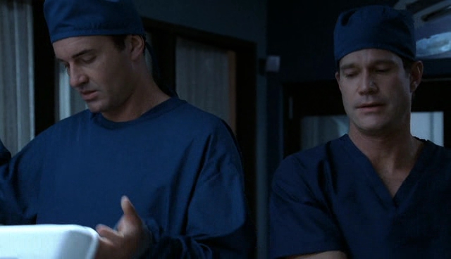 Charmed-Online-dot-NL-NipTuck4x07-4363.jpg