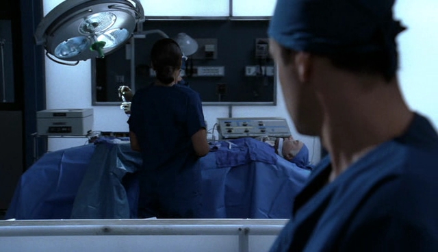 Charmed-Online-dot-NL-NipTuck4x07-4562.jpg