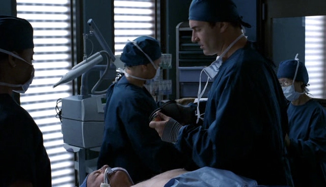 Charmed-Online-dot-NL-NipTuck4x07-4610.jpg