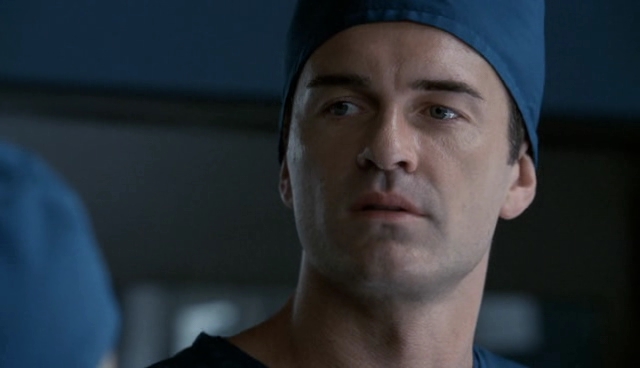Charmed-Online-dot-NL-NipTuck4x08-1707.jpg