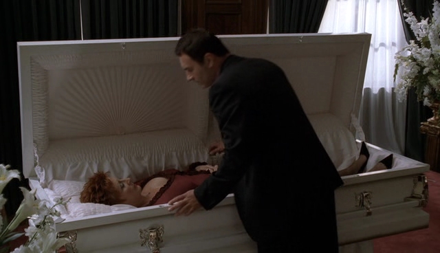 Charmed-Online-dot-NL-NipTuck4x08-2360.jpg