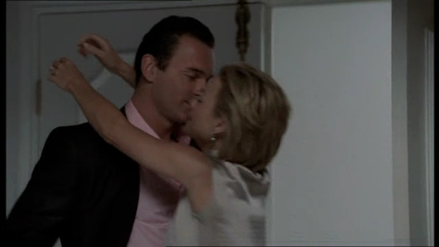 Charmed-Online-dot-NL-NipTuck4x10-1432.jpg Charmed-Online-dot-NL-NipTuck4x10-1432.jpg