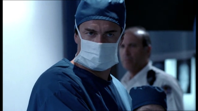Charmed-Online-dot-NL-NipTuck4x10-2004.jpg