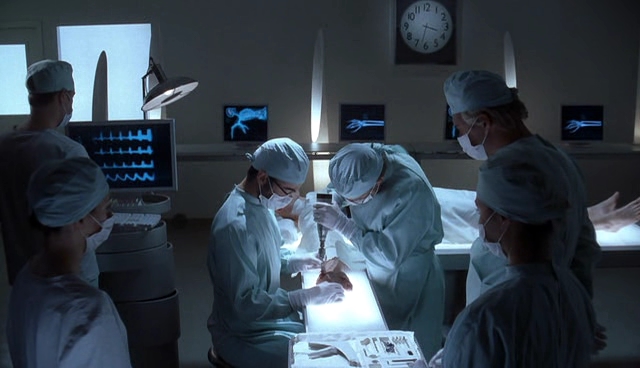 Charmed-Online-dot-NL-NipTuck4x11-1864.jpg