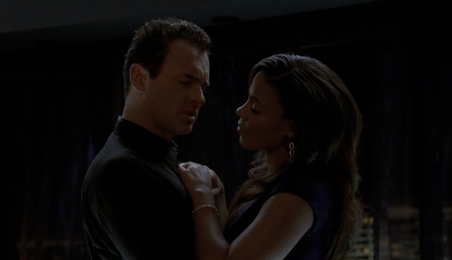 Charmed-Online-dot-NL-NipTuck4x12-0507.jpg