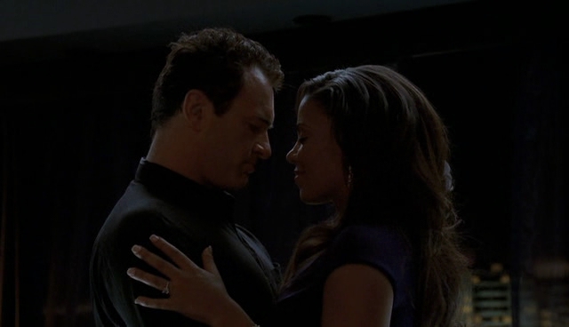 Charmed-Online-dot-NL-NipTuck4x12-0511.jpg