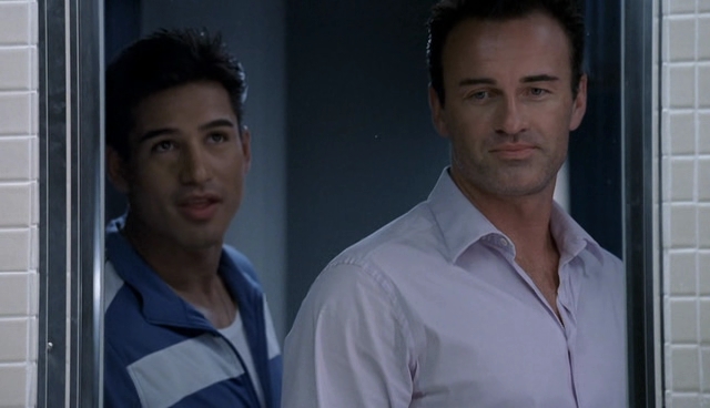 Charmed-Online-dot-NL-NipTuck4x12-1174.jpg
