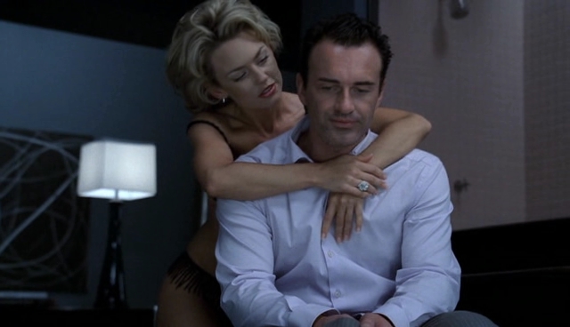 Charmed-Online-dot-NL-NipTuck4x12-1204.jpg