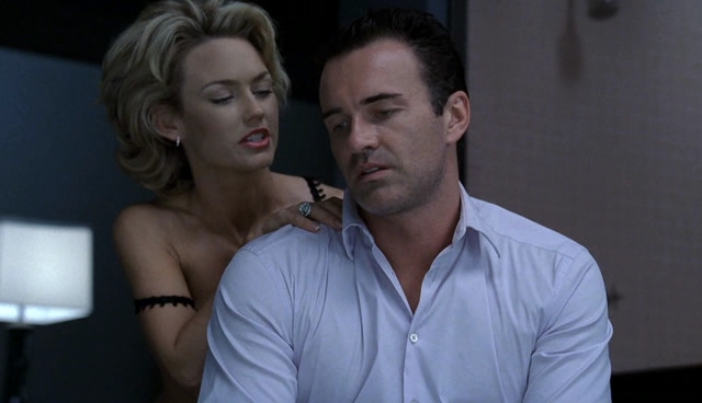 Charmed-Online-dot-NL-NipTuck4x12-1215.jpg