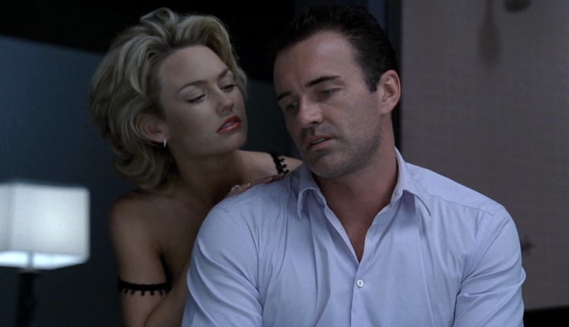 Charmed-Online-dot-NL-NipTuck4x12-1216.jpg