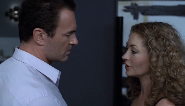 Charmed-Online-dot-NL-NipTuck4x12-1259.jpg