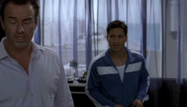 Charmed-Online-dot-NL-NipTuck4x12-1278.jpg